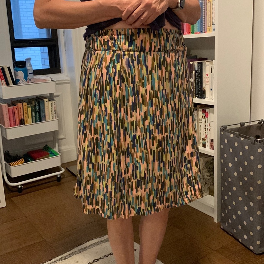 Multi color midi skirt. M.